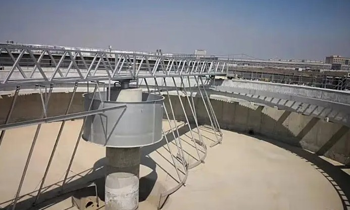 ZQXN型週邊傳動全橋虹吸式吸泥(ni)機