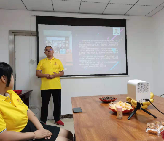 河南萬川環保設(she)備有限公司2021年上半年錶彰大會