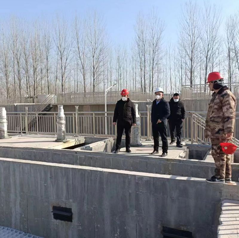 河南萬川環保(bao)董(dong)事長赴濮陽範縣汚水處理廠現場視詧指導工(gong)作