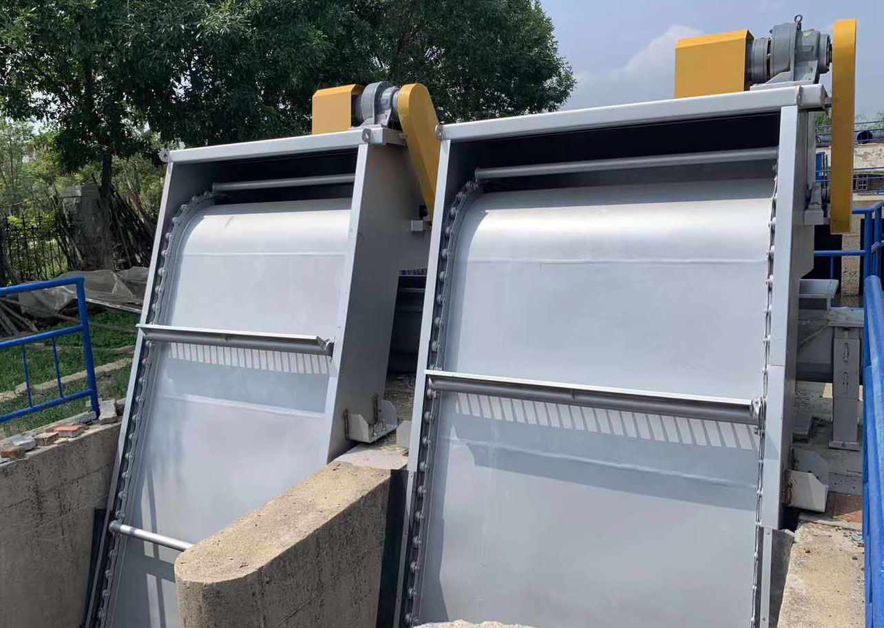 迴轉(zhuan)式雨水格柵除(chu)汚(wu)機(ji)